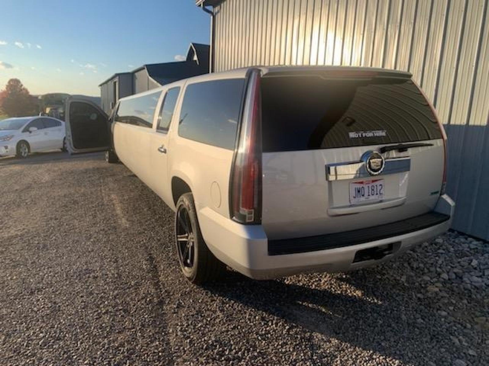 2011 Silver /Black Chevrolet Suburblade , located at 1725 US-68 N, Bellefontaine, OH, 43311, (937) 592-5466, 40.387783, -83.752388 - 2011 200" VIP Suburbalade, Silver, Black Leather, New Paint, New Custom Wheels, LOADED - Photo #5